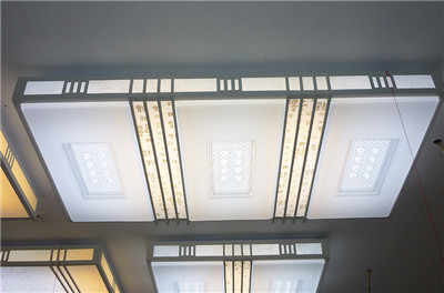 亞克力（lì）吸頂燈罩